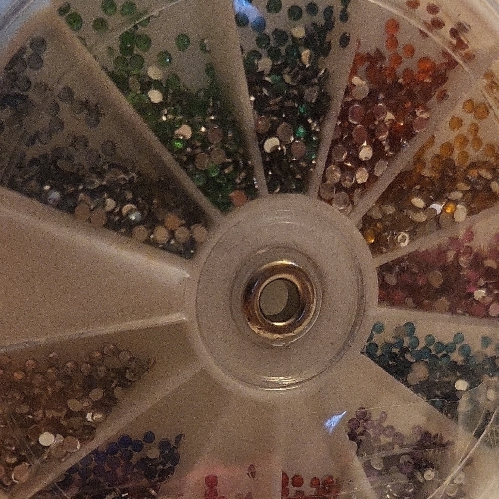 Multicolor Rhinestone Wheel for Crafting - Picture 2 of 6